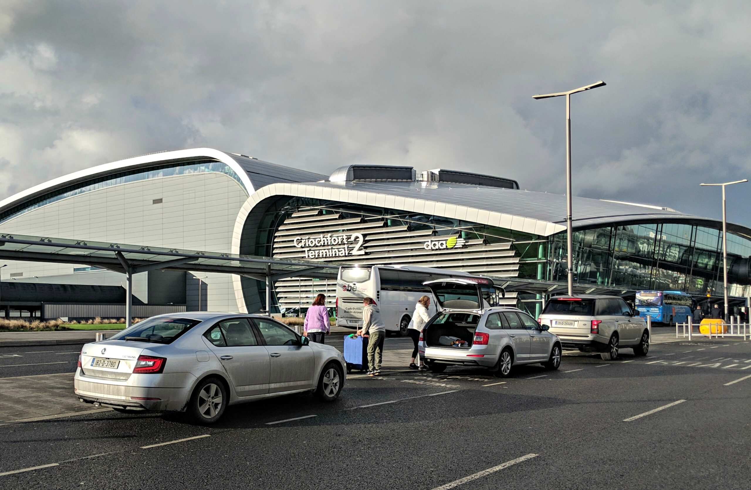 How To Get From Dublin Airport To Dublin City Centre Bus Or Taxi How To Get From Dublin Airport To Dublin City Centre Bus Or Taxi