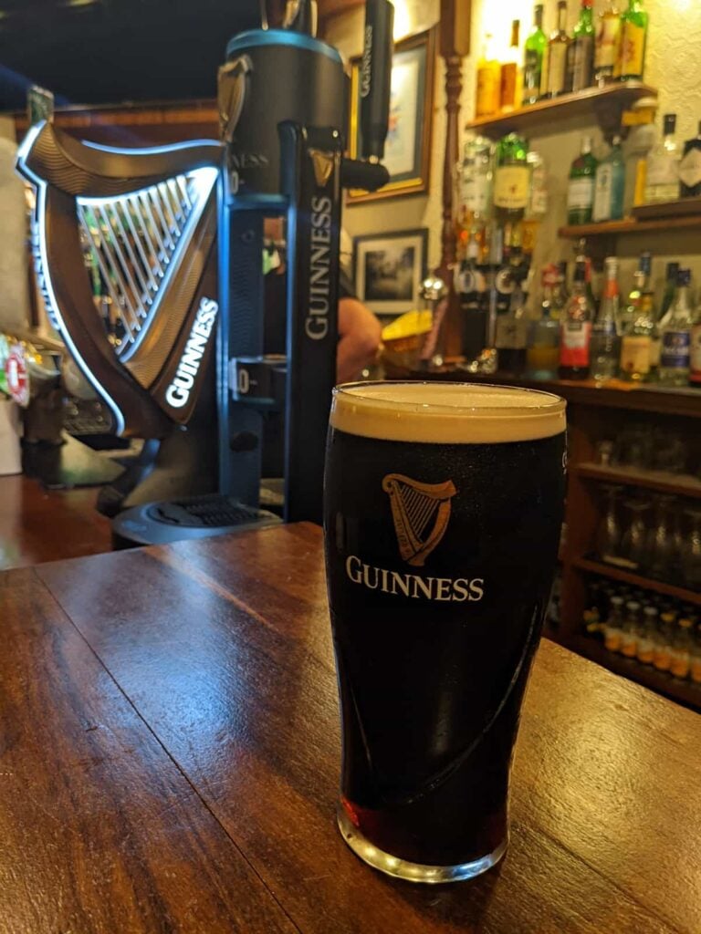 Guinness-rural-pub-Ireland