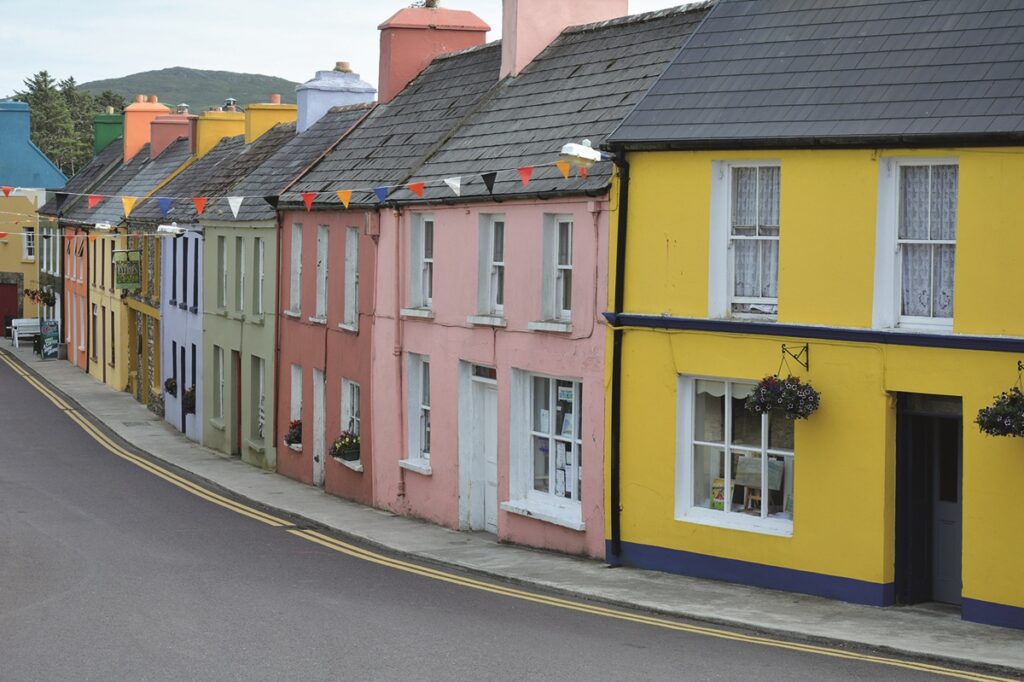 eyries_village_beara_peninsula_Ireland